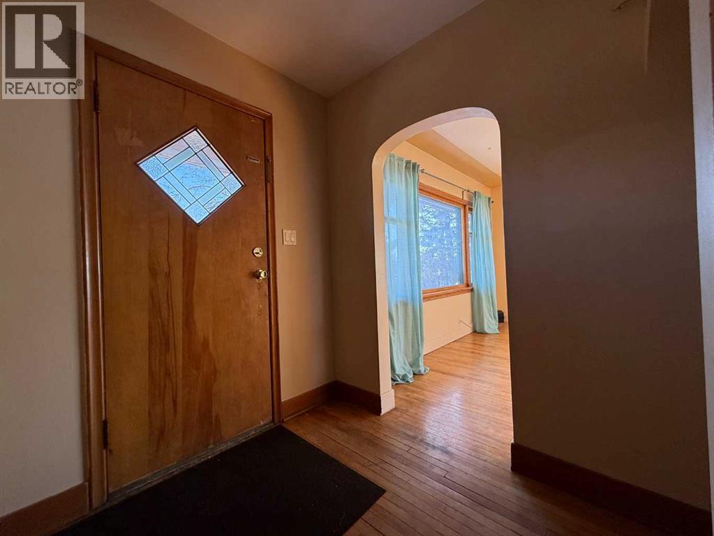 1607 25 Avenue SW - 21