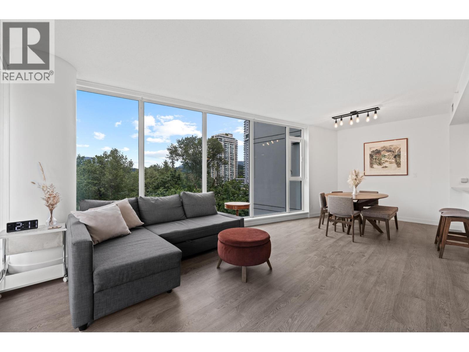 807 1401 HUNTER STREET, North Vancouver