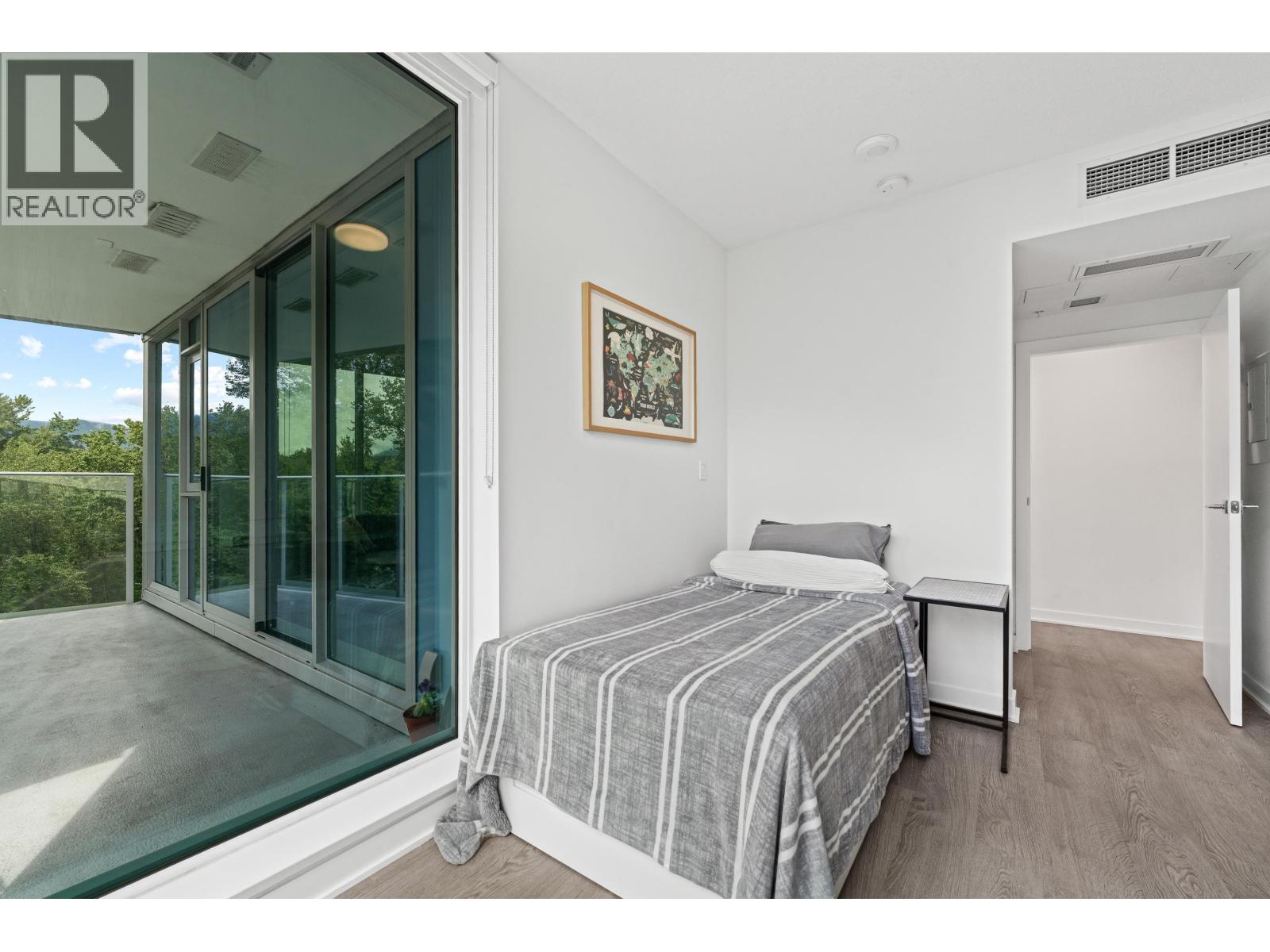 807 1401 HUNTER STREET, North Vancouver
