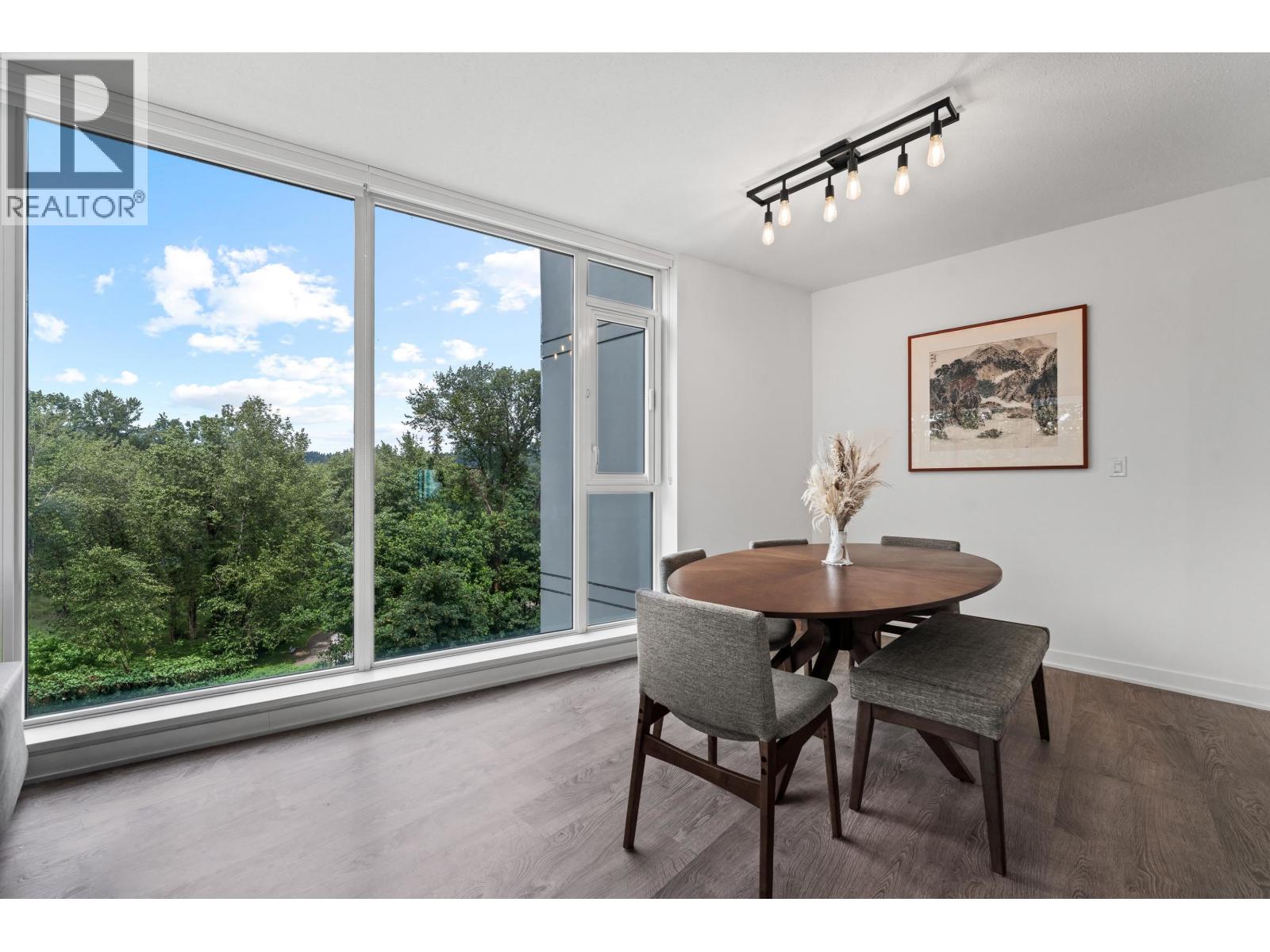 807 1401 HUNTER STREET, North Vancouver