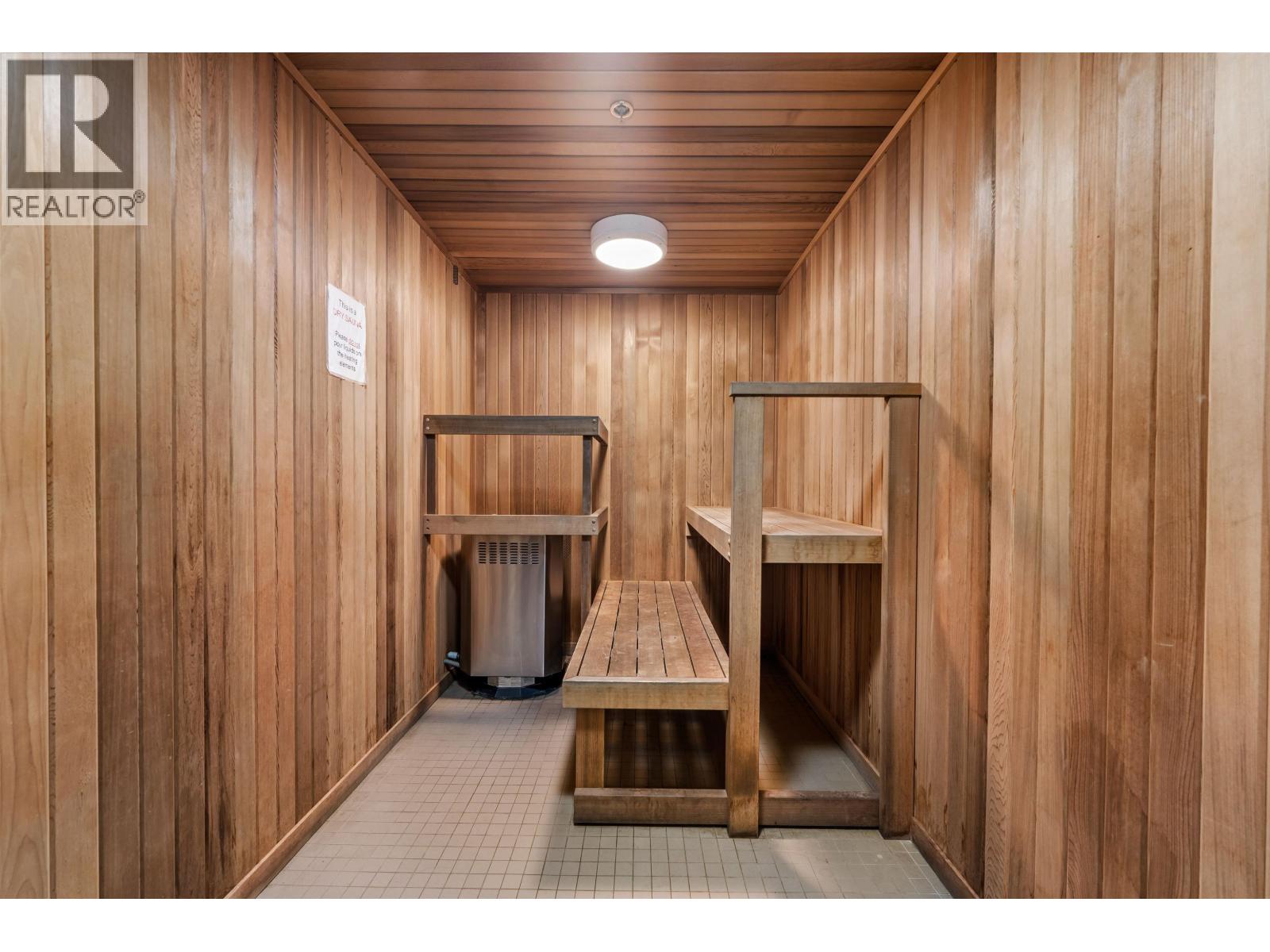 807 1401 HUNTER STREET, North Vancouver