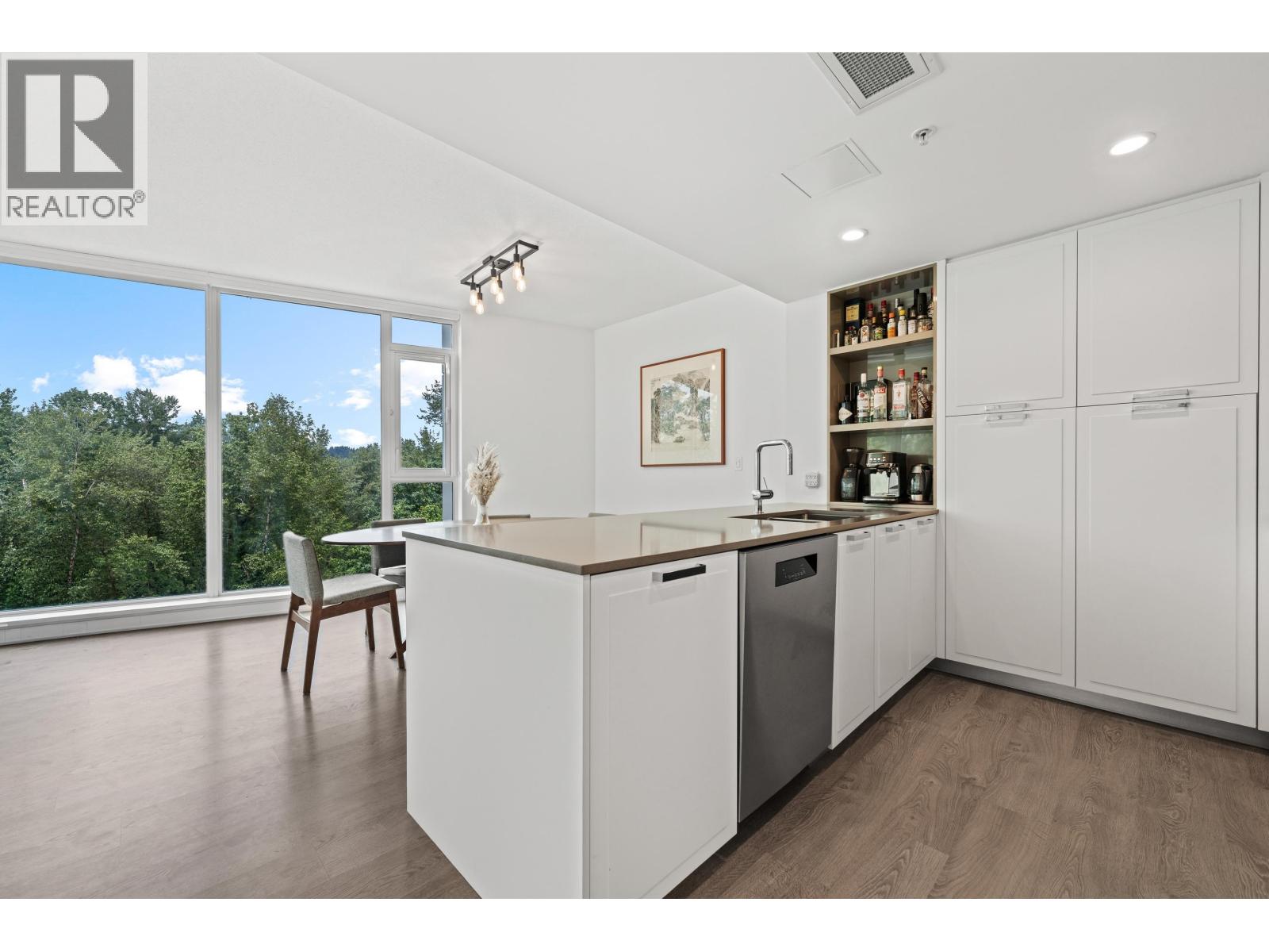 807 1401 HUNTER STREET, North Vancouver