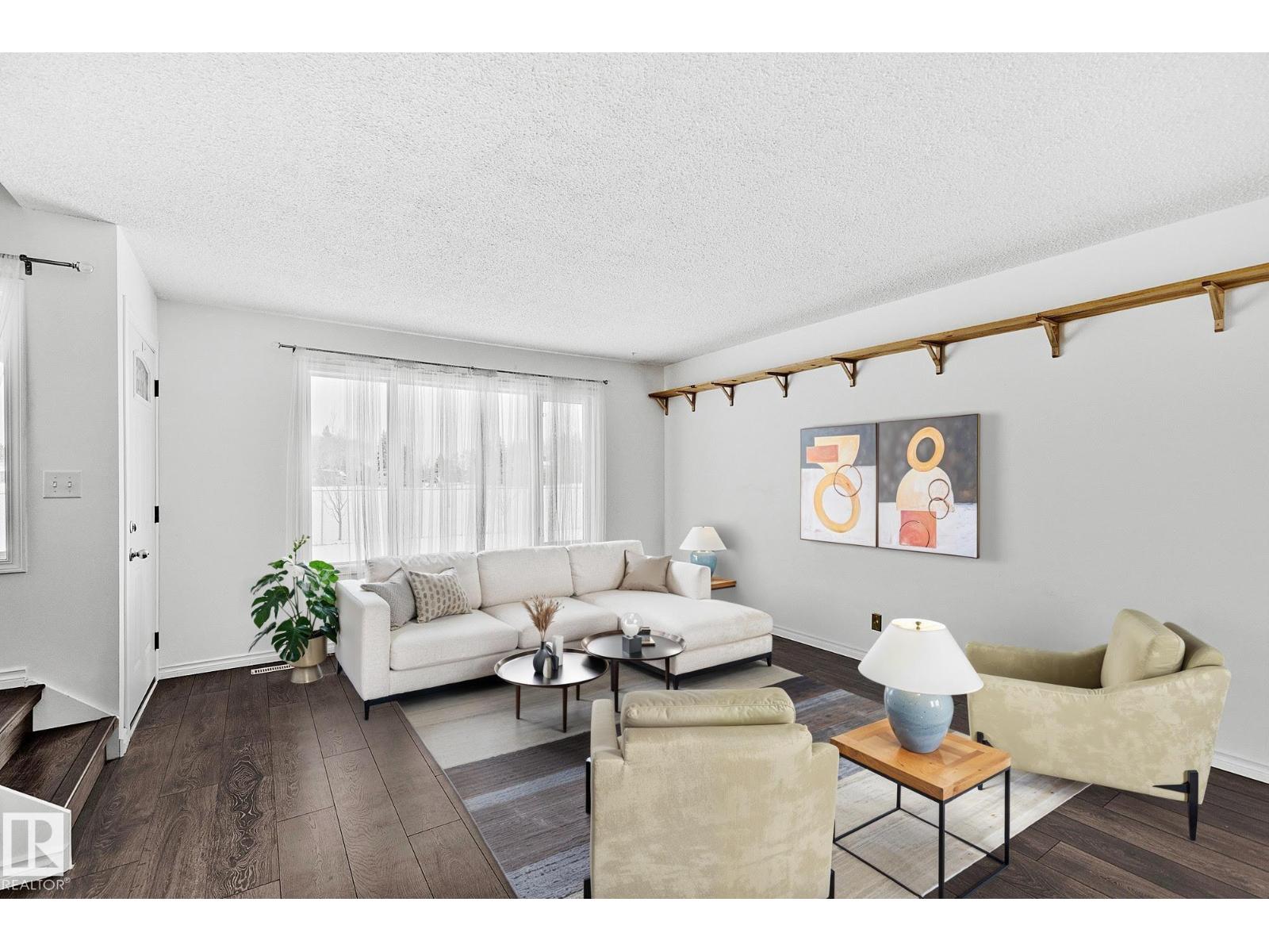 11365 22 AV NW - 9