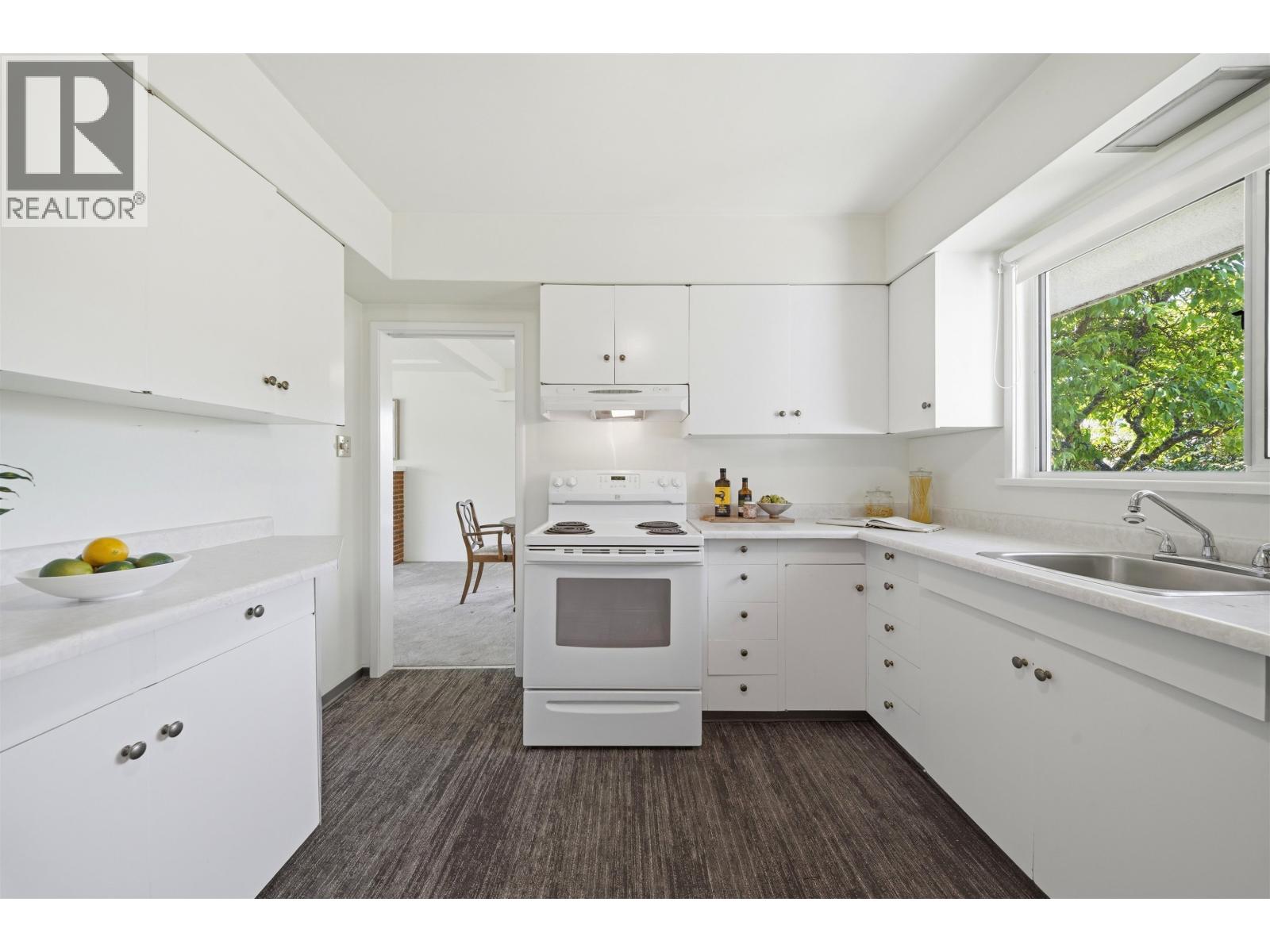 937 CHESTNUT STREET, New Westminster