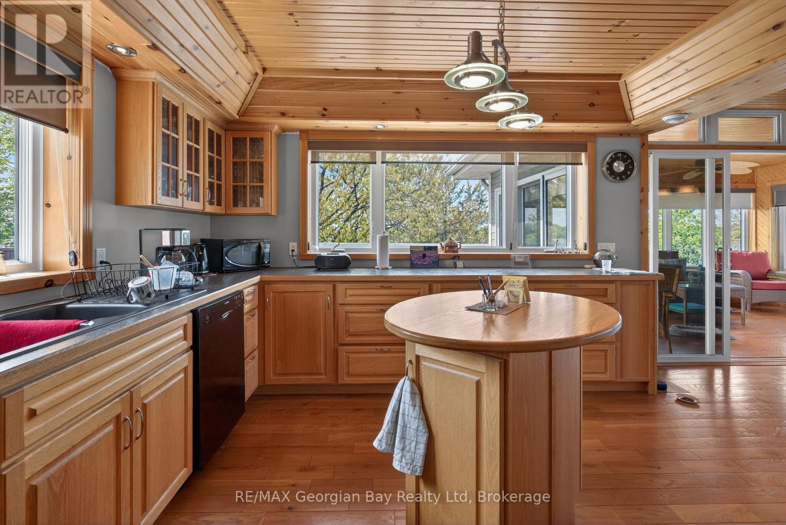 185 PICNIC ISLAND ROAD - 14