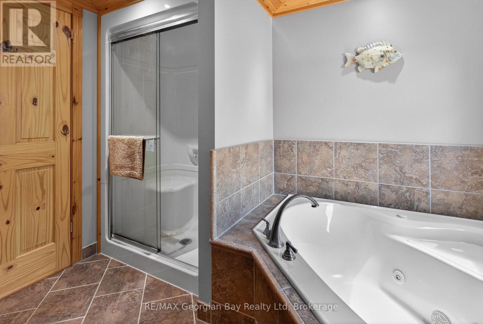 185 PICNIC ISLAND ROAD - 18