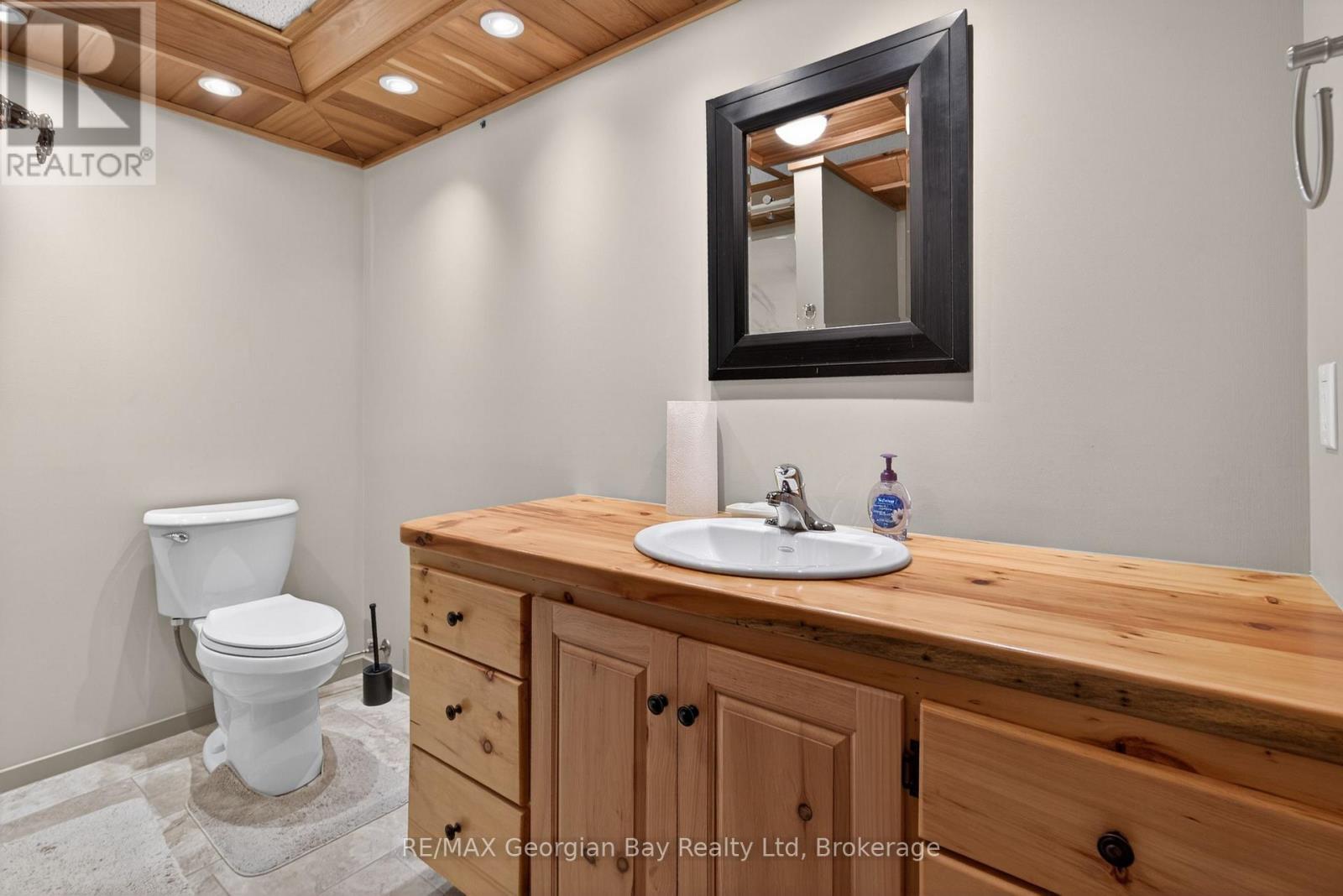 185 PICNIC ISLAND ROAD - 25