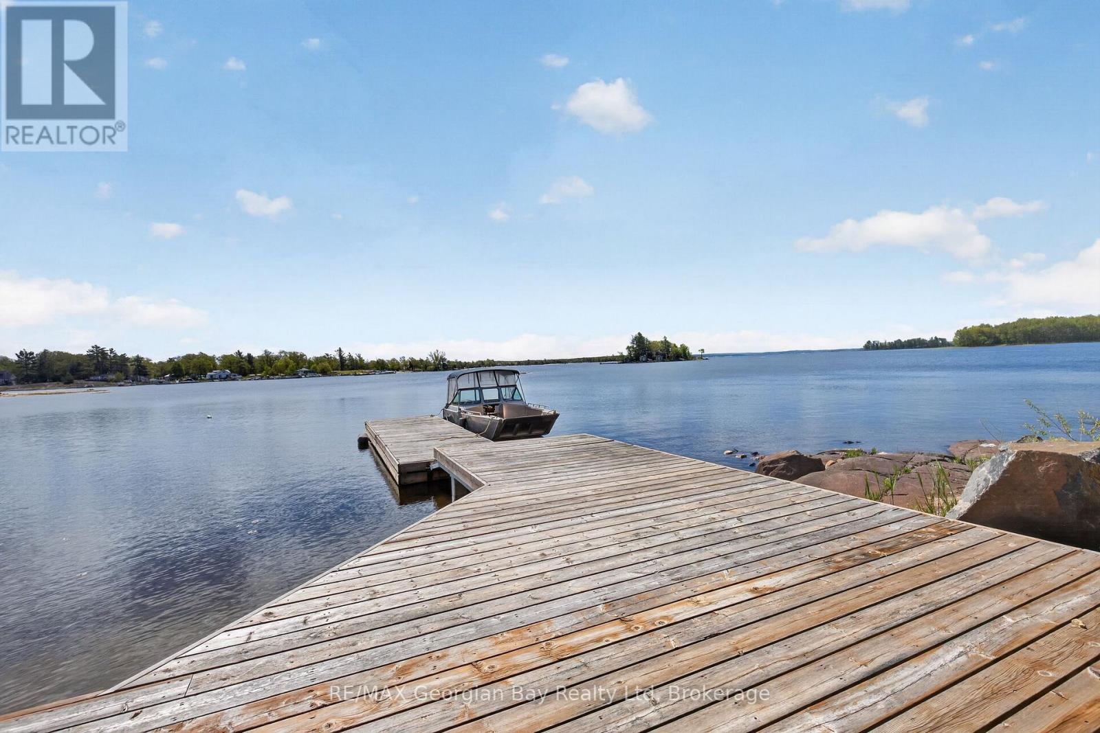 185 PICNIC ISLAND ROAD - 38