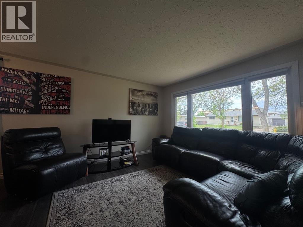 4617 61 Street — photo 13