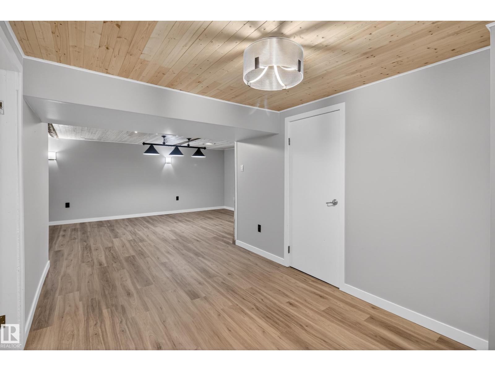 302 FIR ST - 48