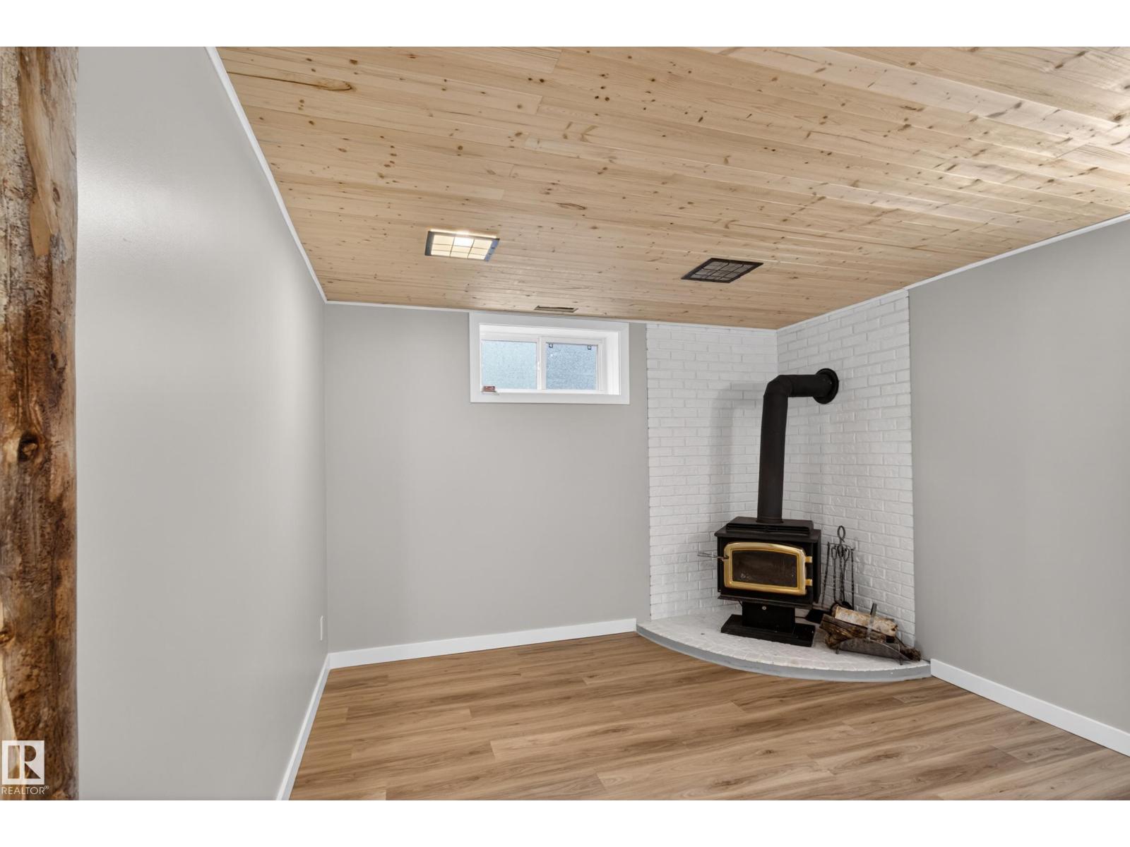302 FIR ST - 35