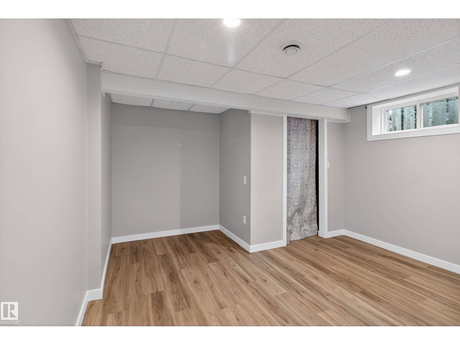 302 FIR ST - 40