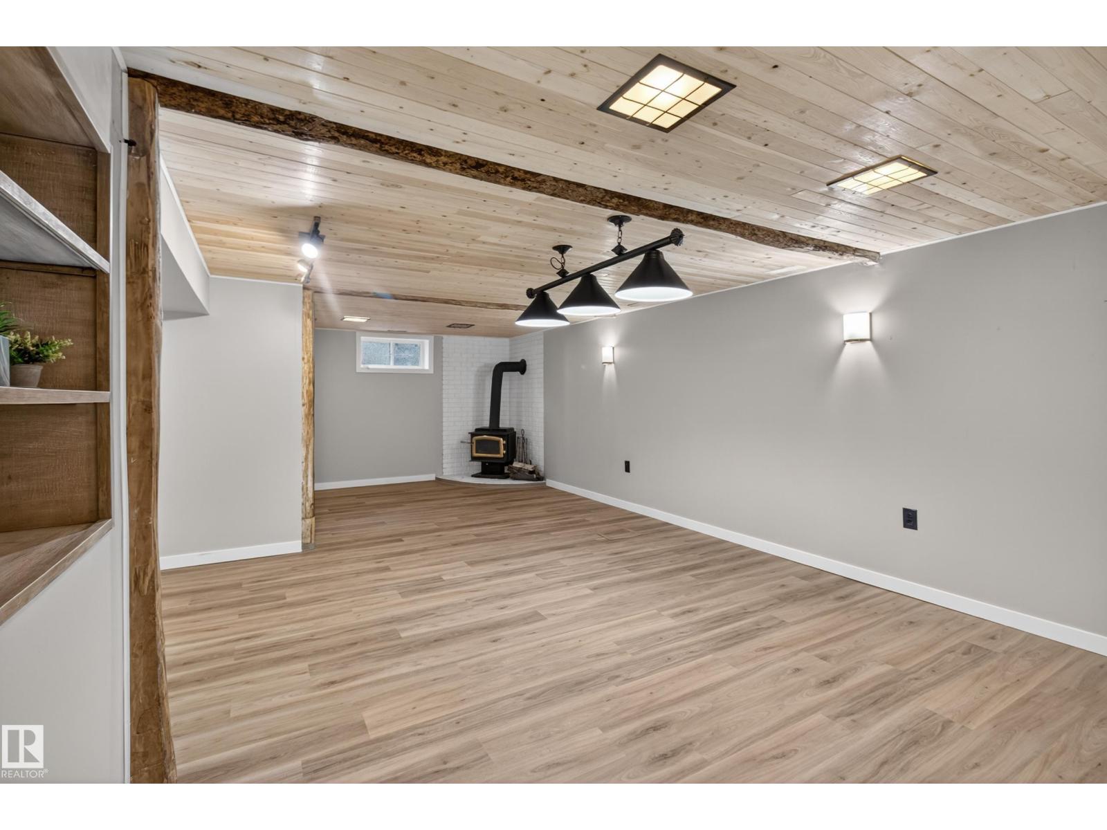 302 FIR ST - 38