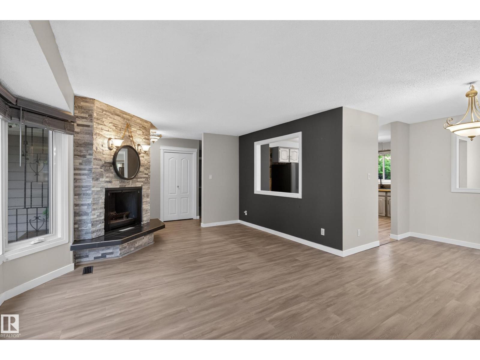 302 FIR ST - 28