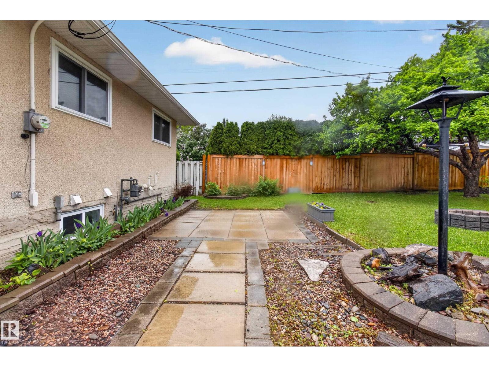302 FIR ST - 53