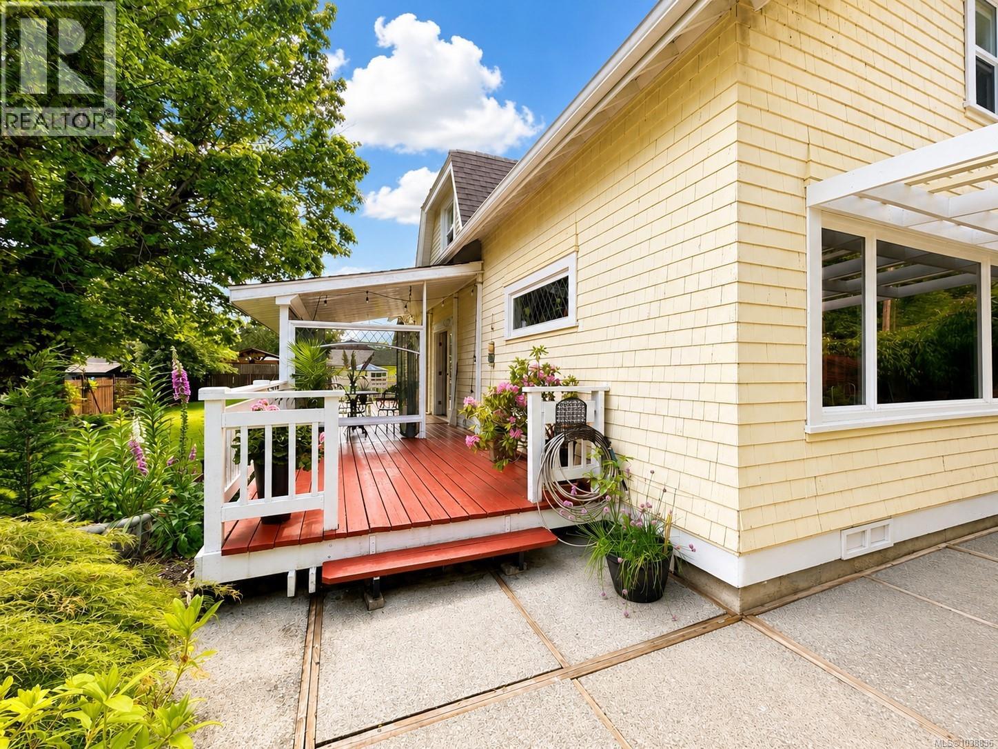 5292 Margaret St - 25
