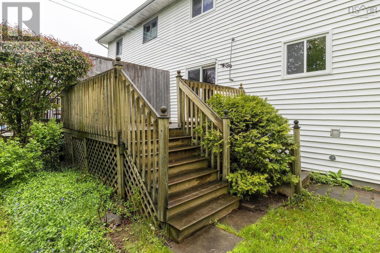 Property 26 of 41 of 124 Waterwheel Crescent