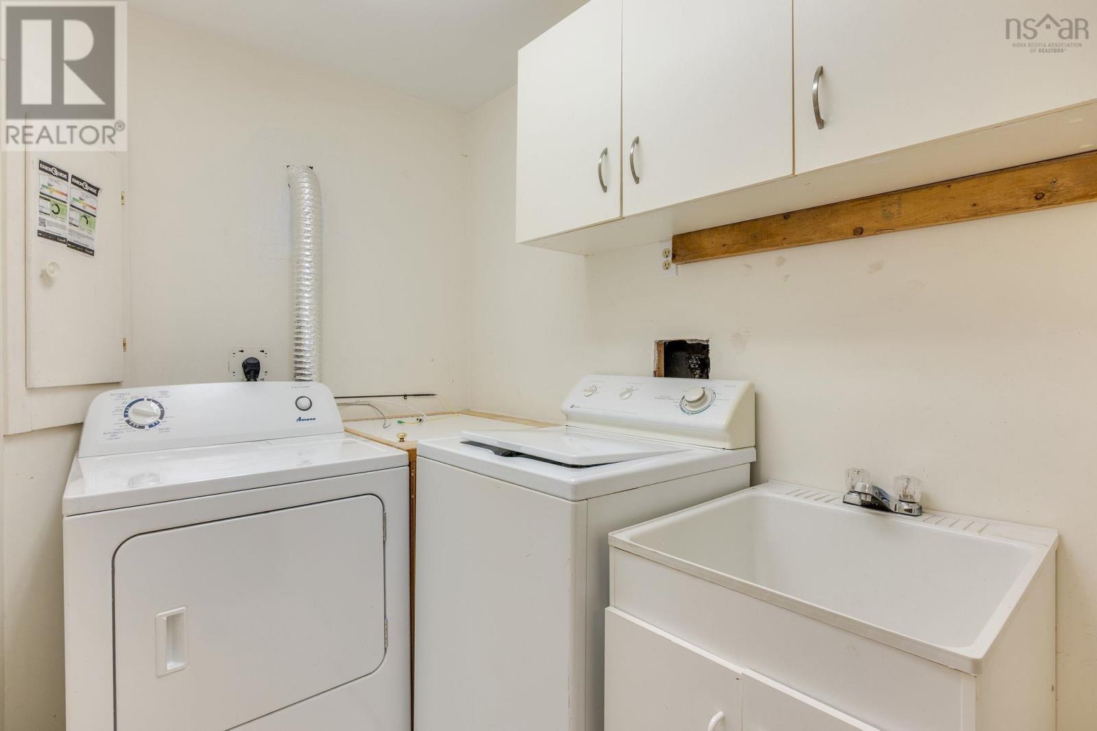 Property 25 of 41 of 124 Waterwheel Crescent