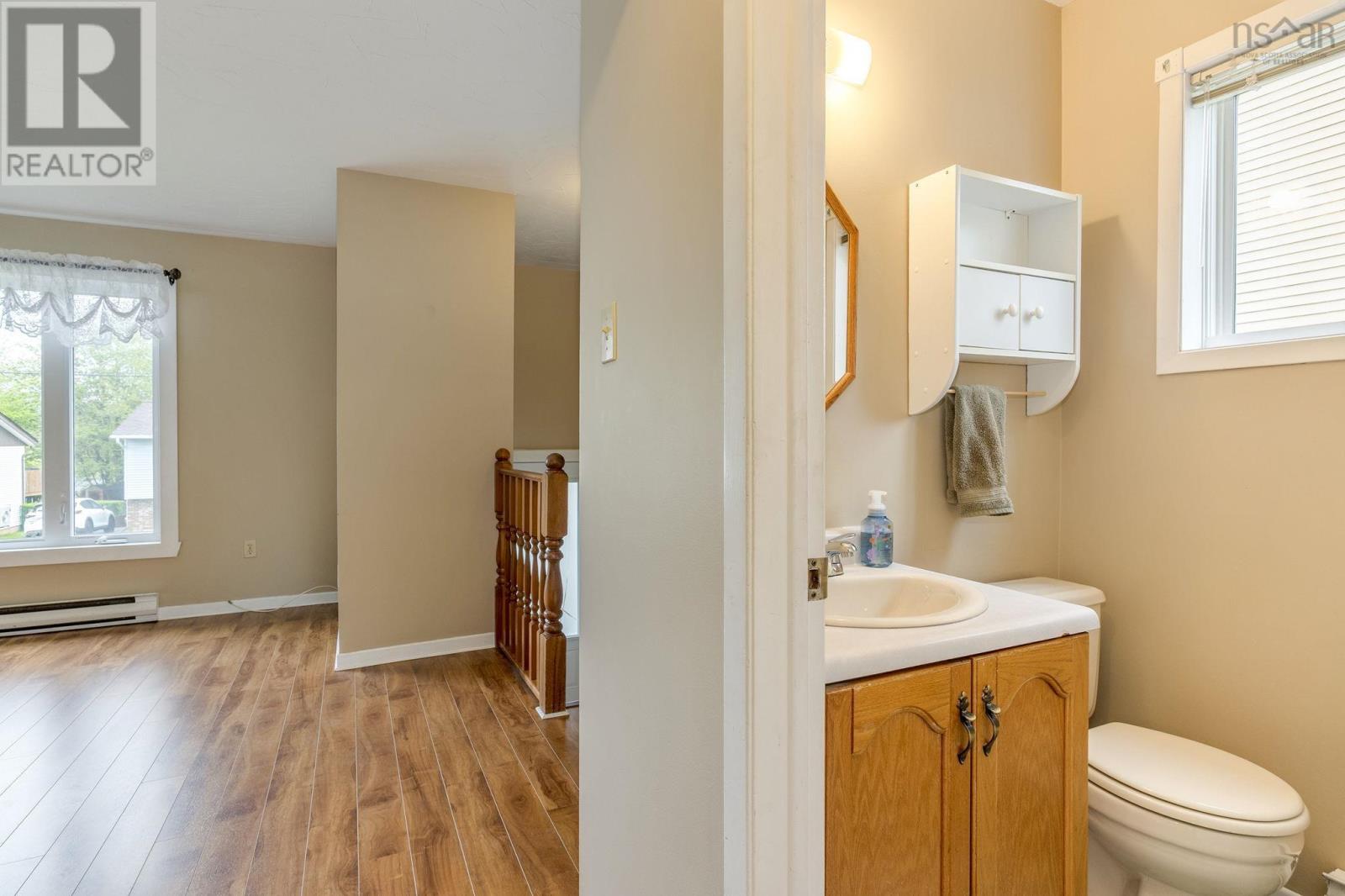 Property 17 of 41 of 124 Waterwheel Crescent