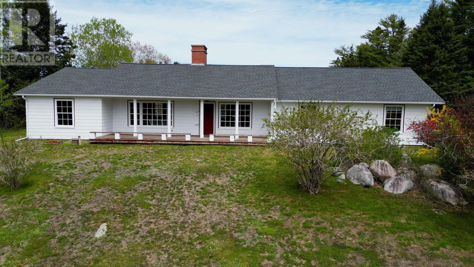 41 Eisnor Road - 1