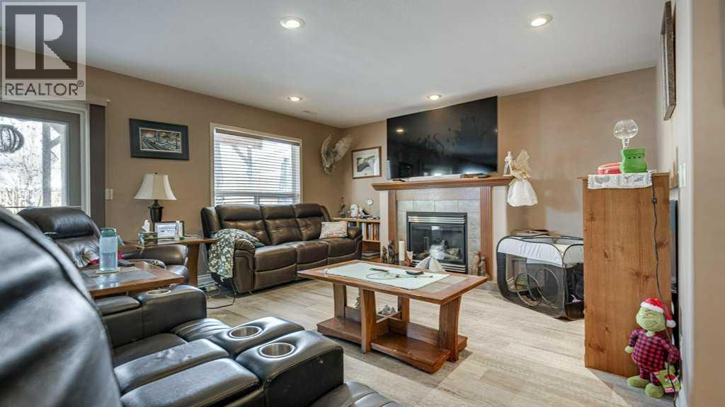 143 Ackerman Crescent - 25