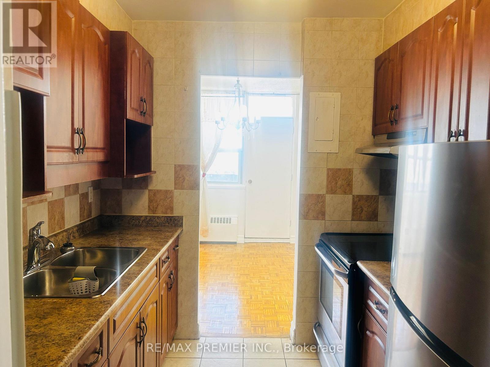 #2004 1455 LAWRENCE AVENUE W - 16