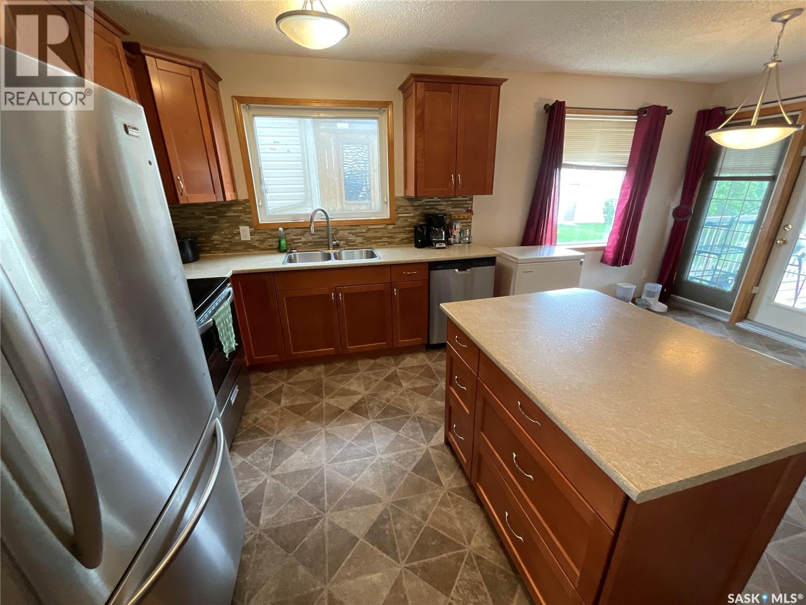 207 7th STREET S - 7