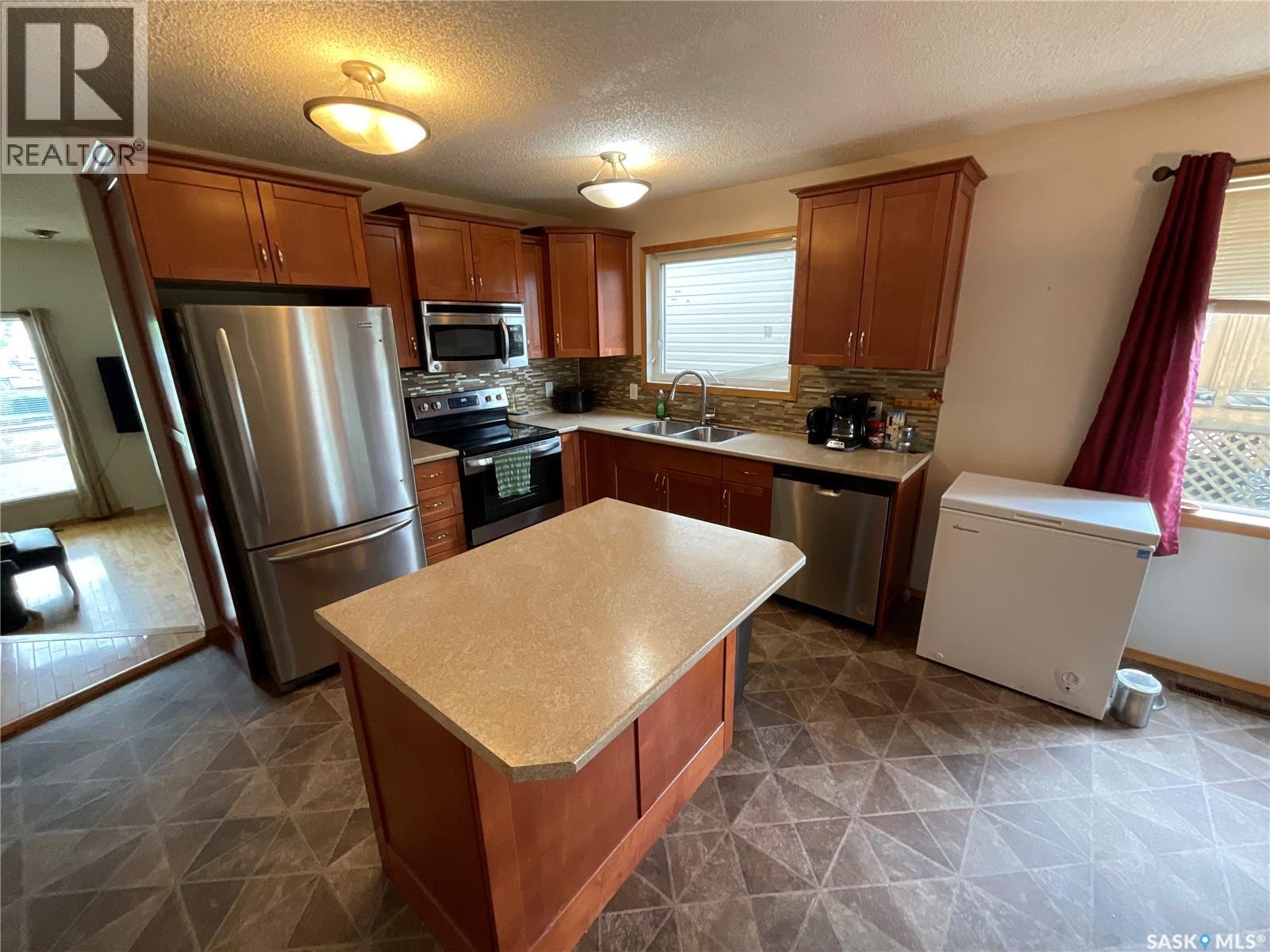 207 7th STREET S - 8