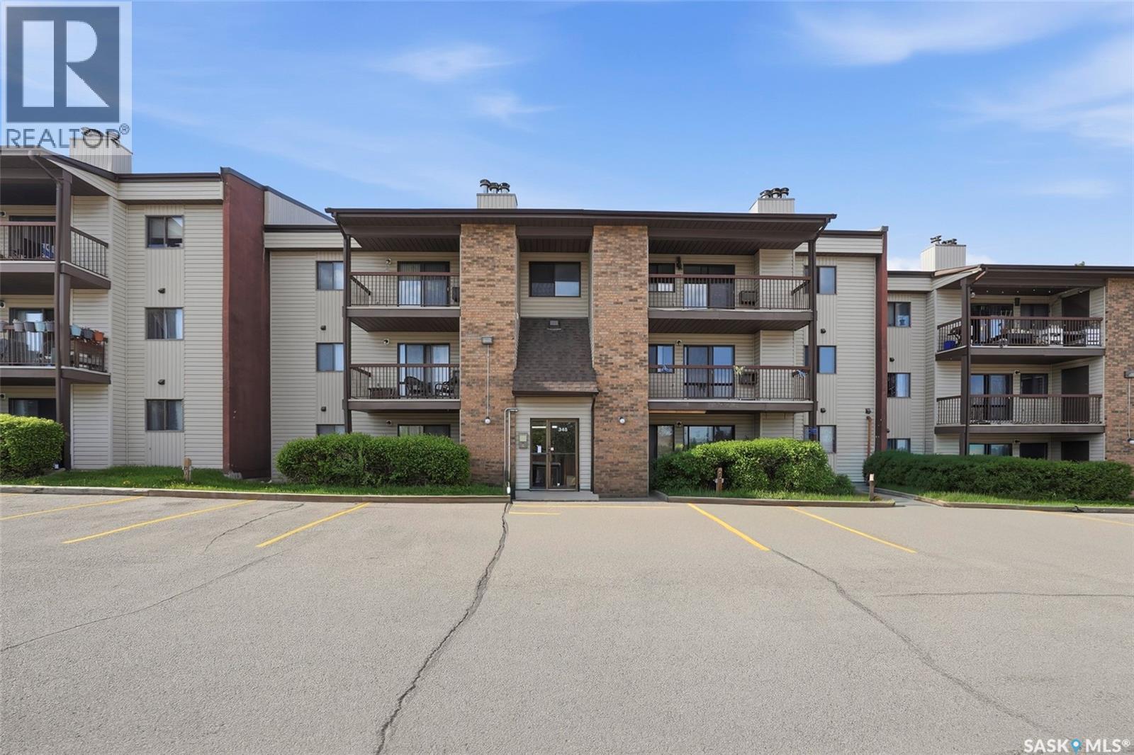 #202 345 Kingsmere BOULEVARD - 1