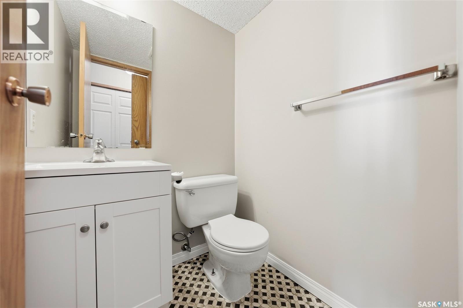 #202 345 Kingsmere BOULEVARD - 22