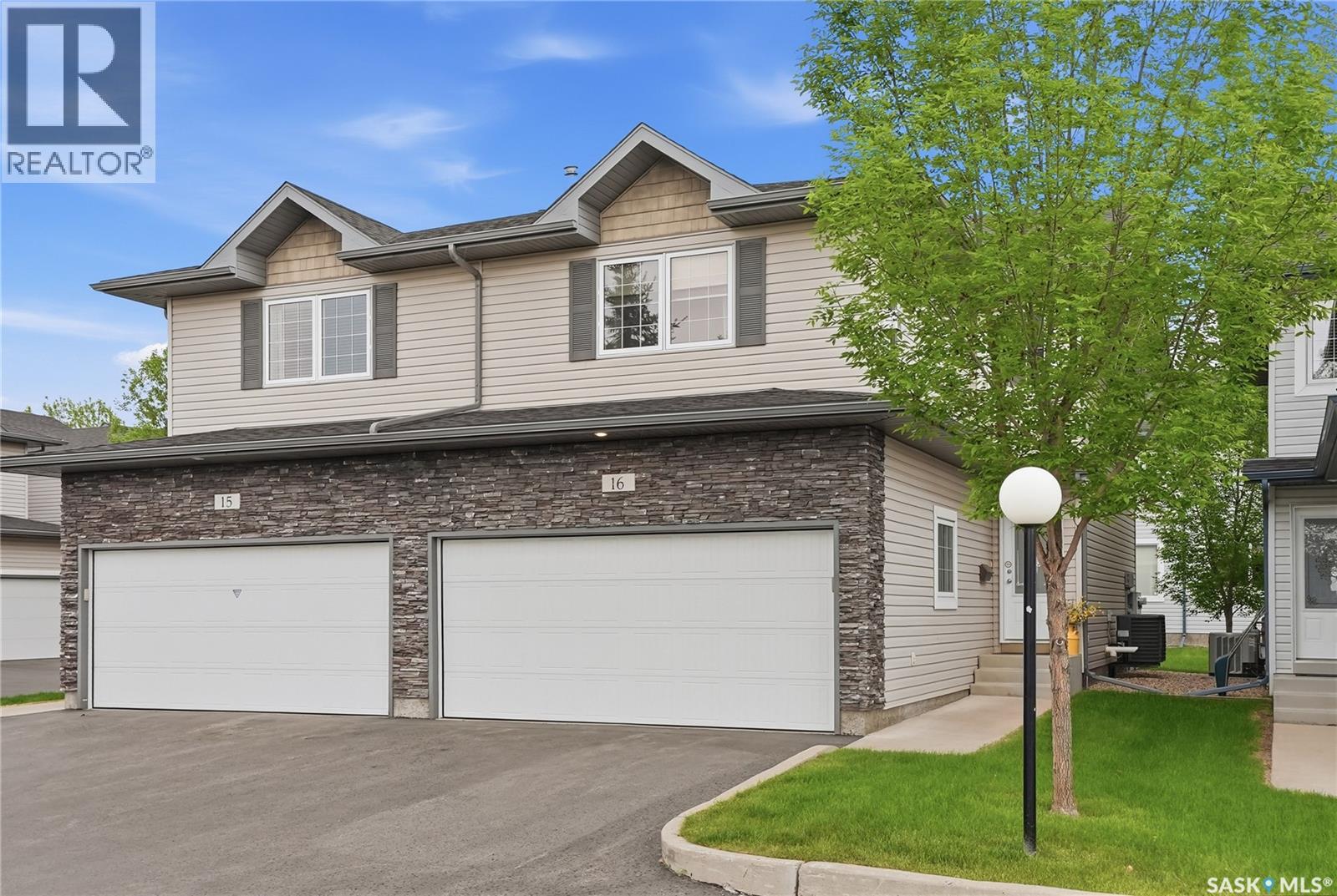 #16 110 Dulmage CRESCENT - 1