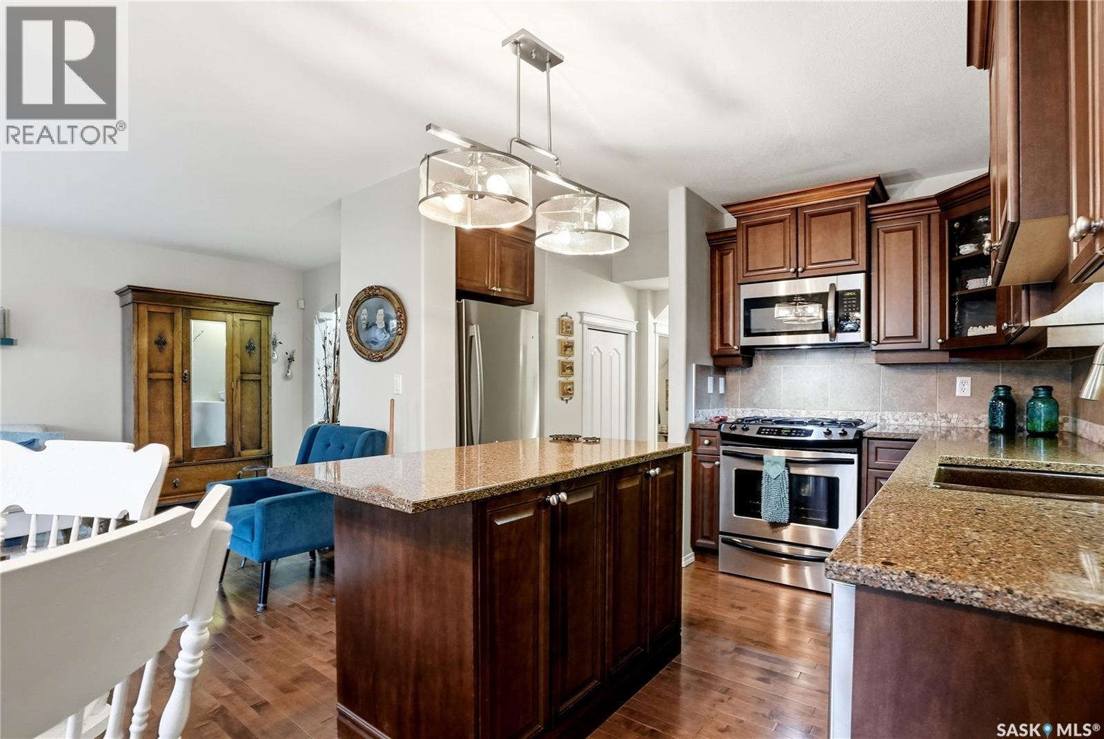 #16 110 Dulmage CRESCENT - 12