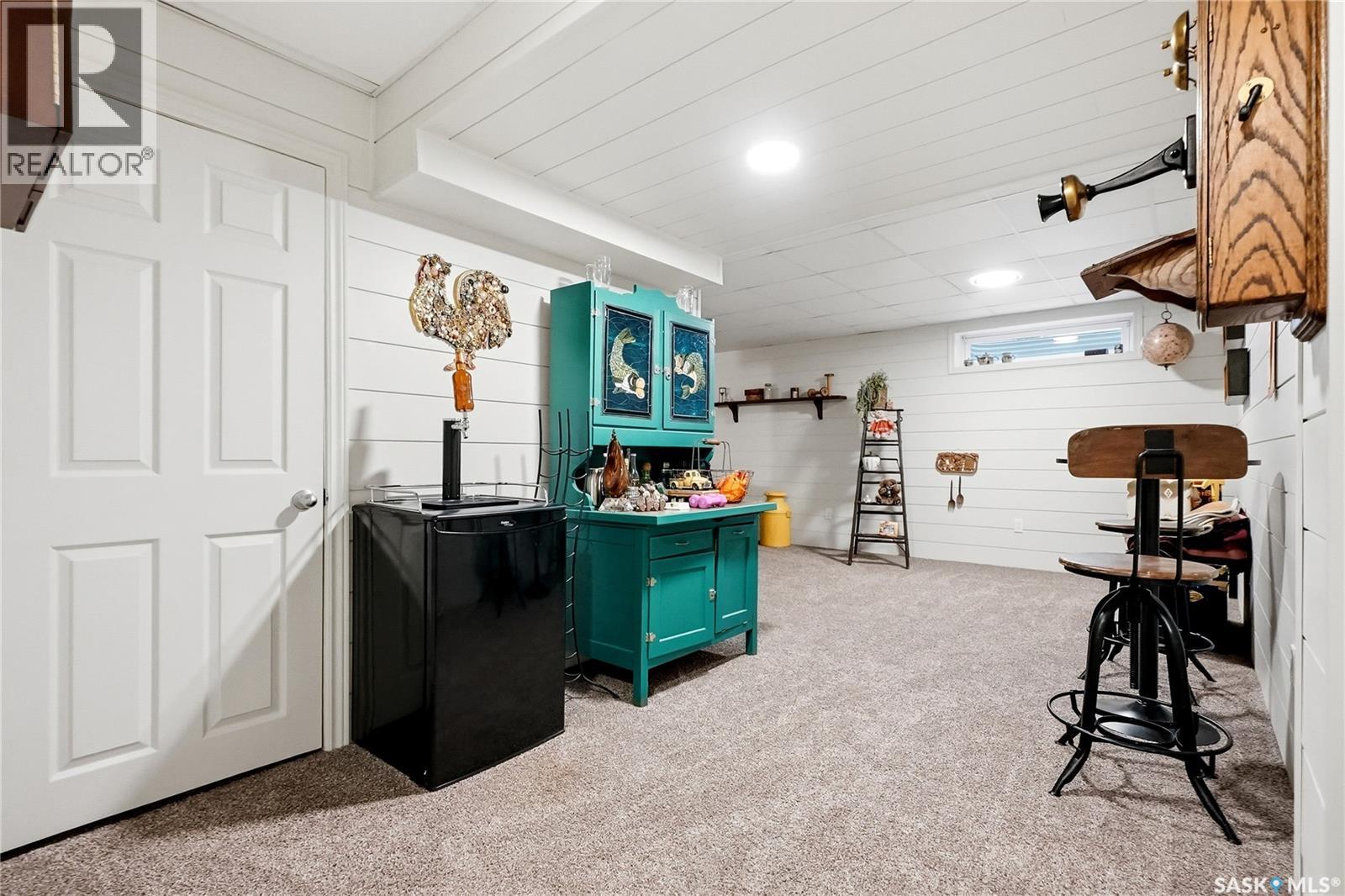 #16 110 Dulmage CRESCENT - 26