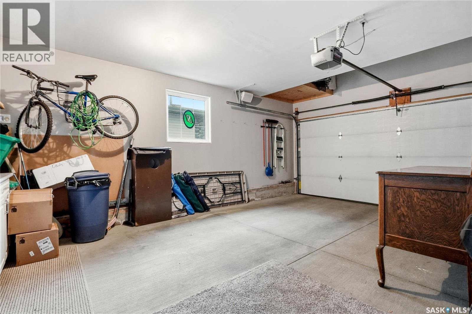 #16 110 Dulmage CRESCENT - 31