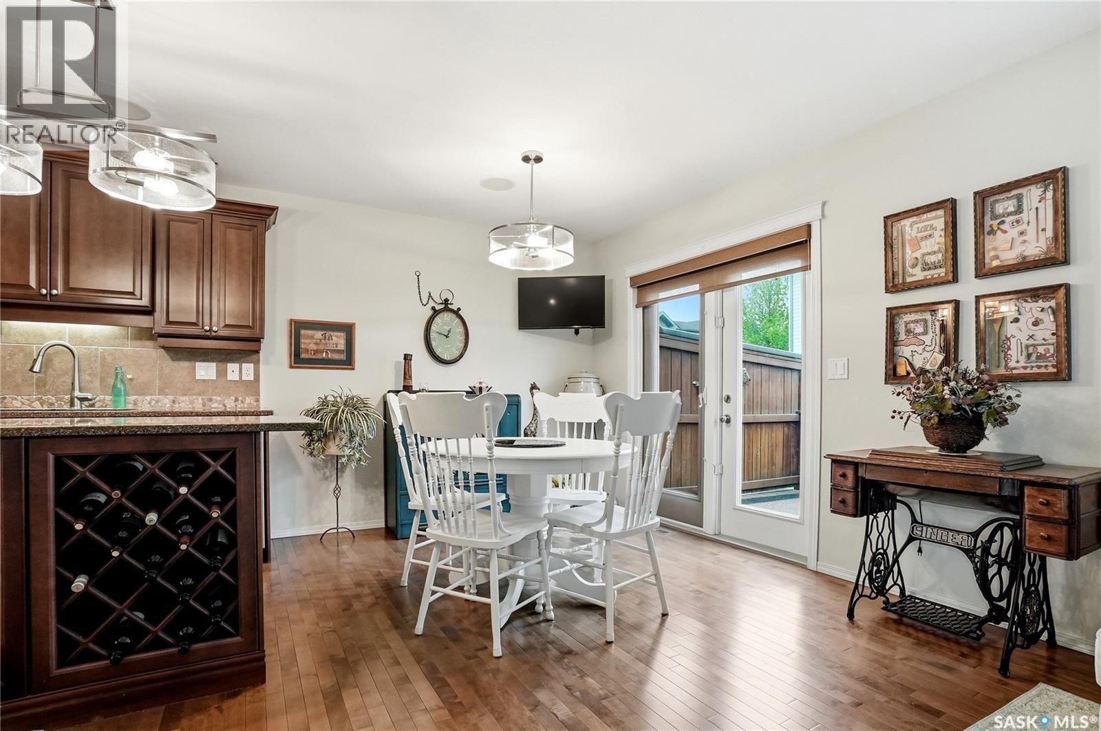 #16 110 Dulmage CRESCENT - 8