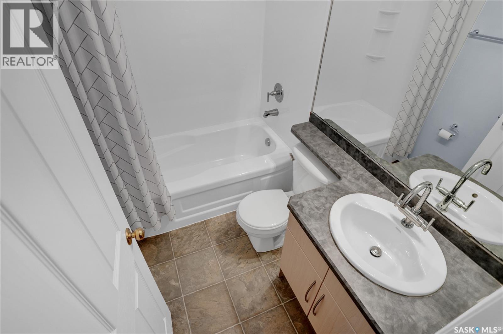 #208 1901 Victoria AVENUE - 22