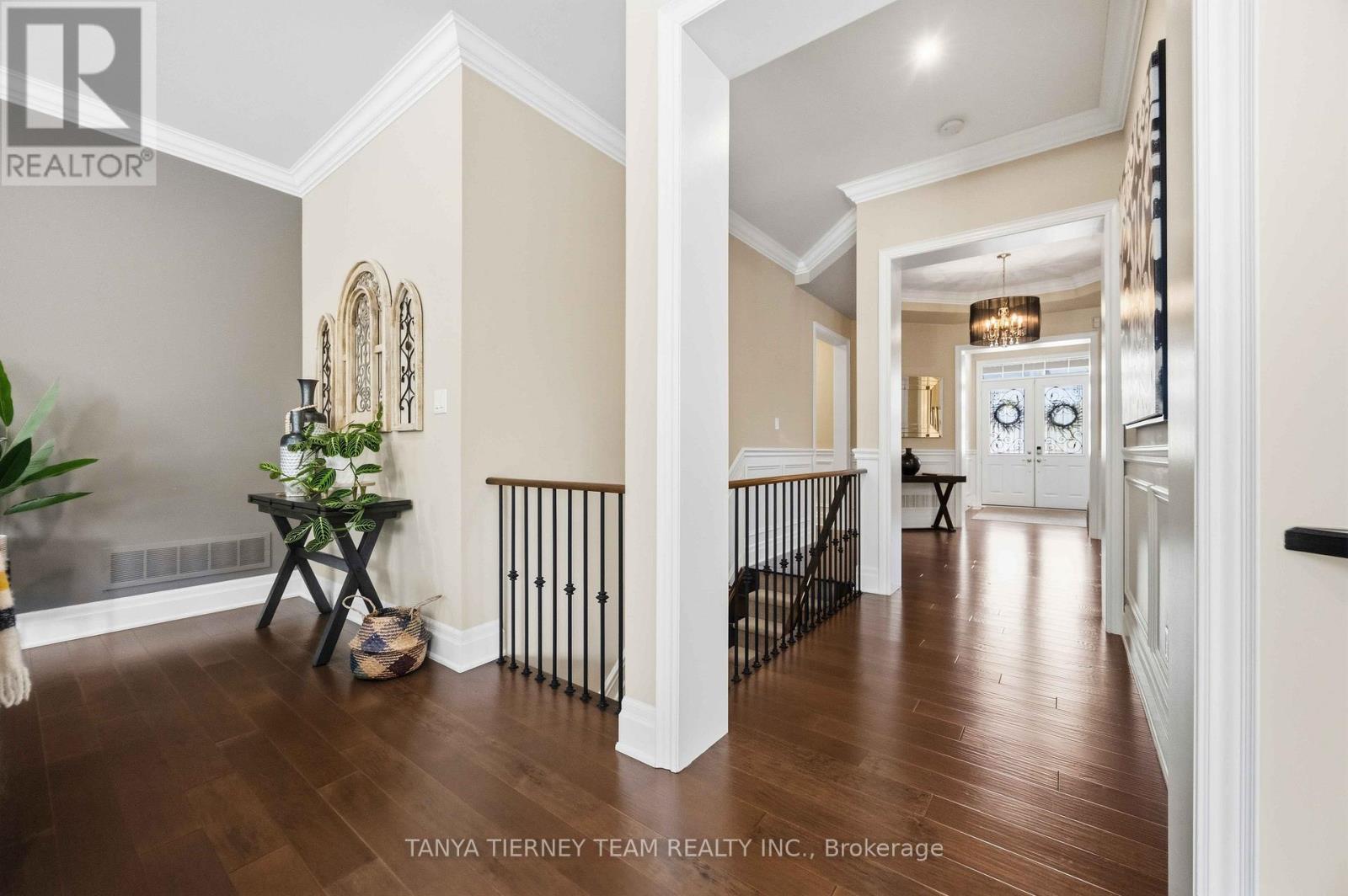 25 MONTANA CRESCENT - 26