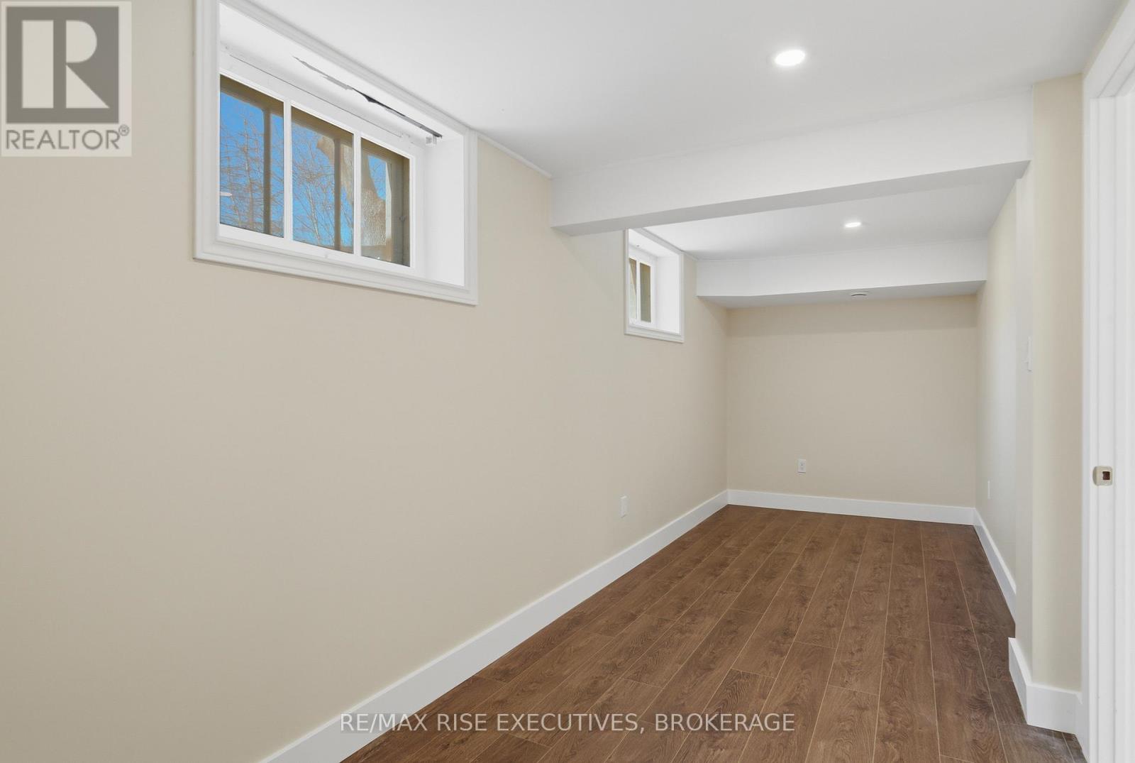 7 BENJAMIN STREET - 34
