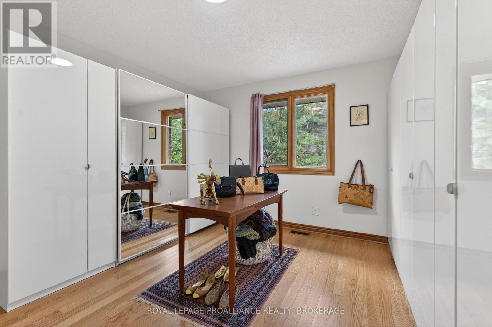 542 RANKIN CRESCENT - 29