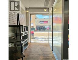 147 Central Avenue N, Swift Current, SK S9H0K9 Photo 6