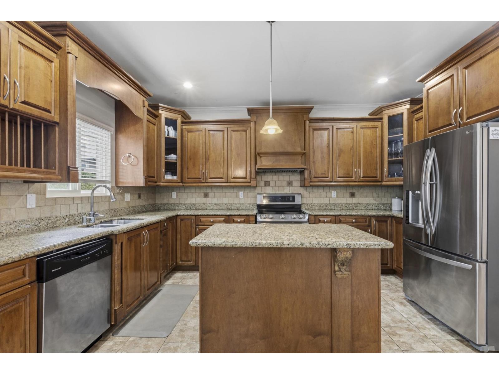 7 Bed, 5 Bath House for Sale in Surrey – 14732 71A AVENUE, Surrey - Image 36