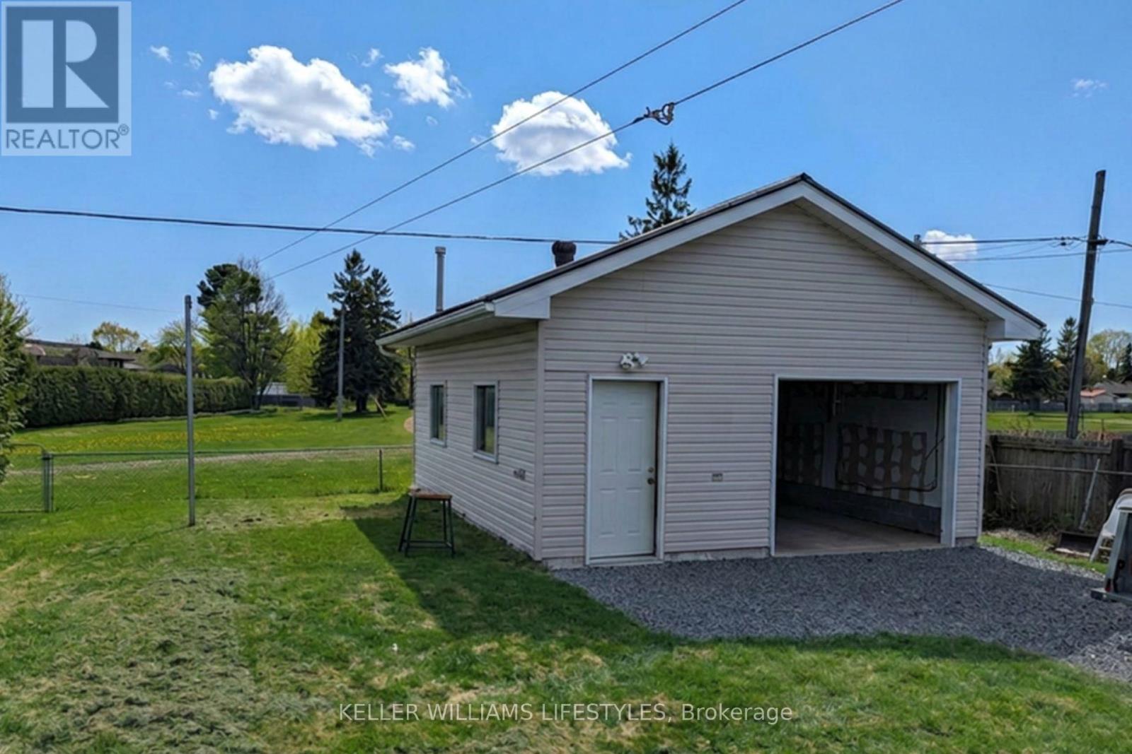 17 NIGHTINGALE DRIVE - 3