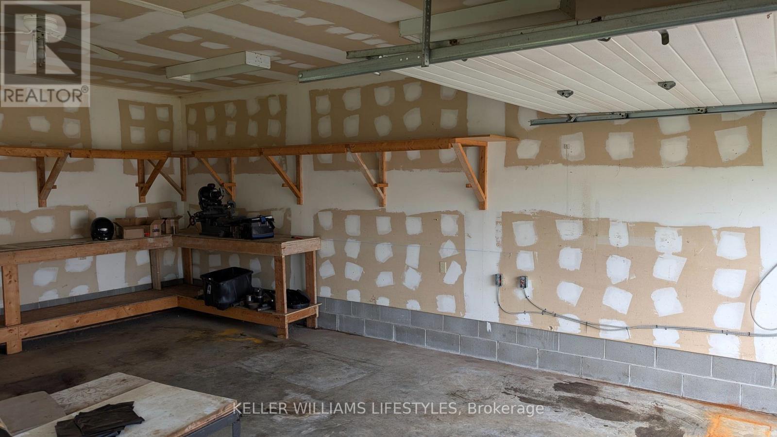 17 NIGHTINGALE DRIVE - 38