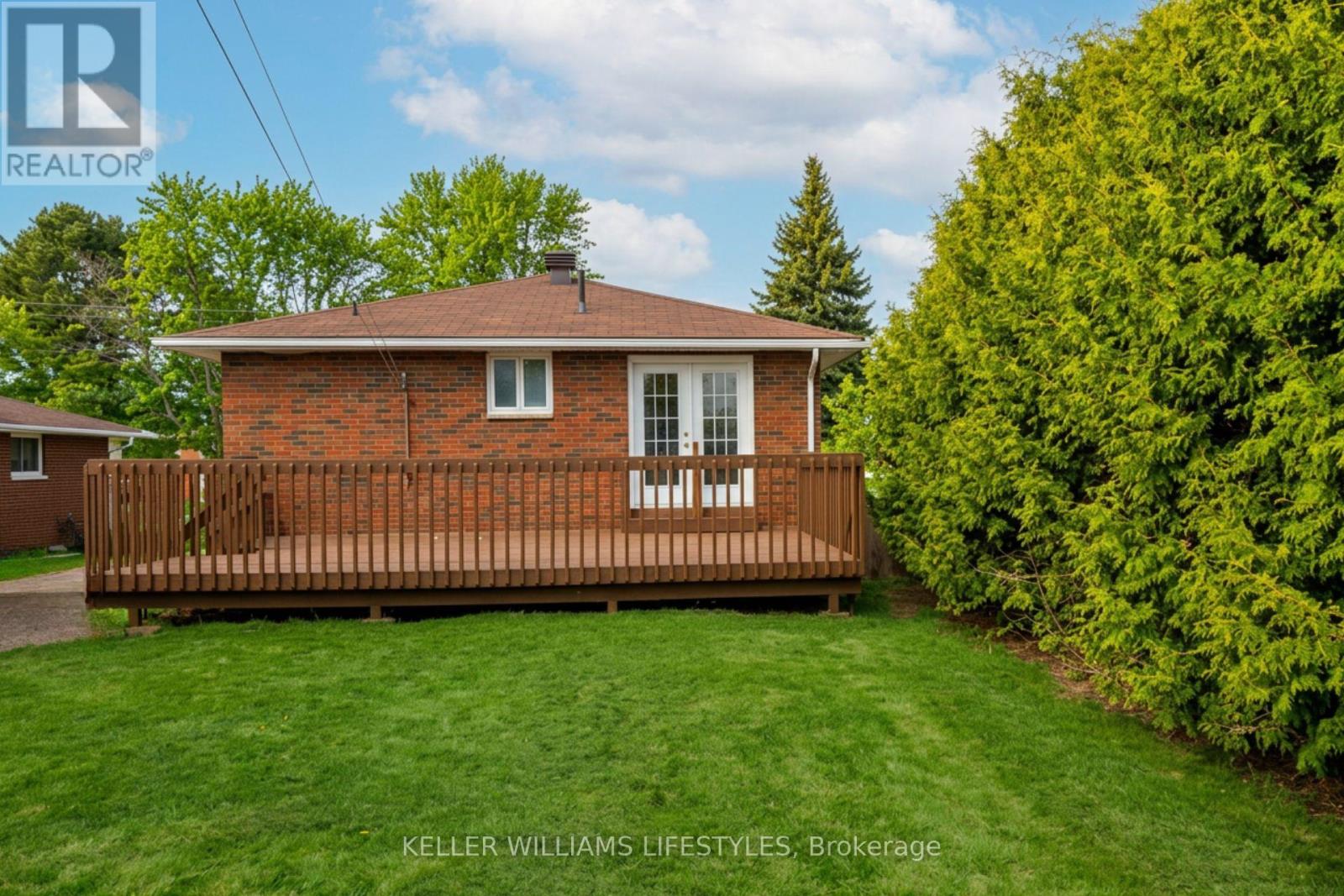 17 NIGHTINGALE DRIVE - 5