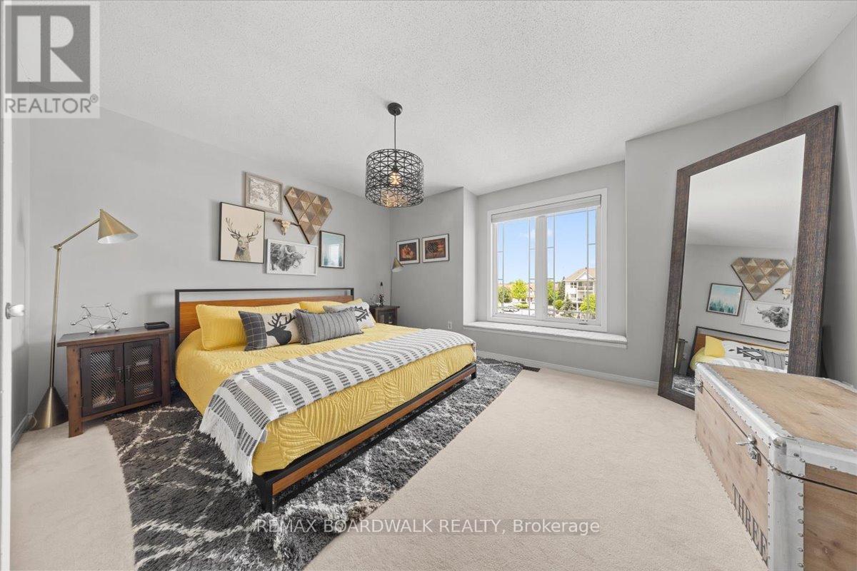 2 Bed, 3 Bath House for Sale in Ottawa – 366 CROWNRIDGE DRIVE, Ottawa – MLS# X13222576 - Image 43