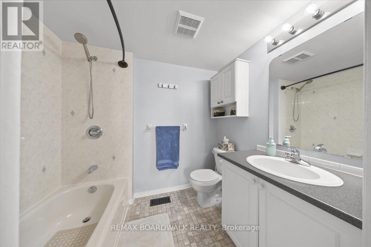 2 Bed, 3 Bath House for Sale in Ottawa – 366 CROWNRIDGE DRIVE, Ottawa – MLS# X13222576 - Image 28