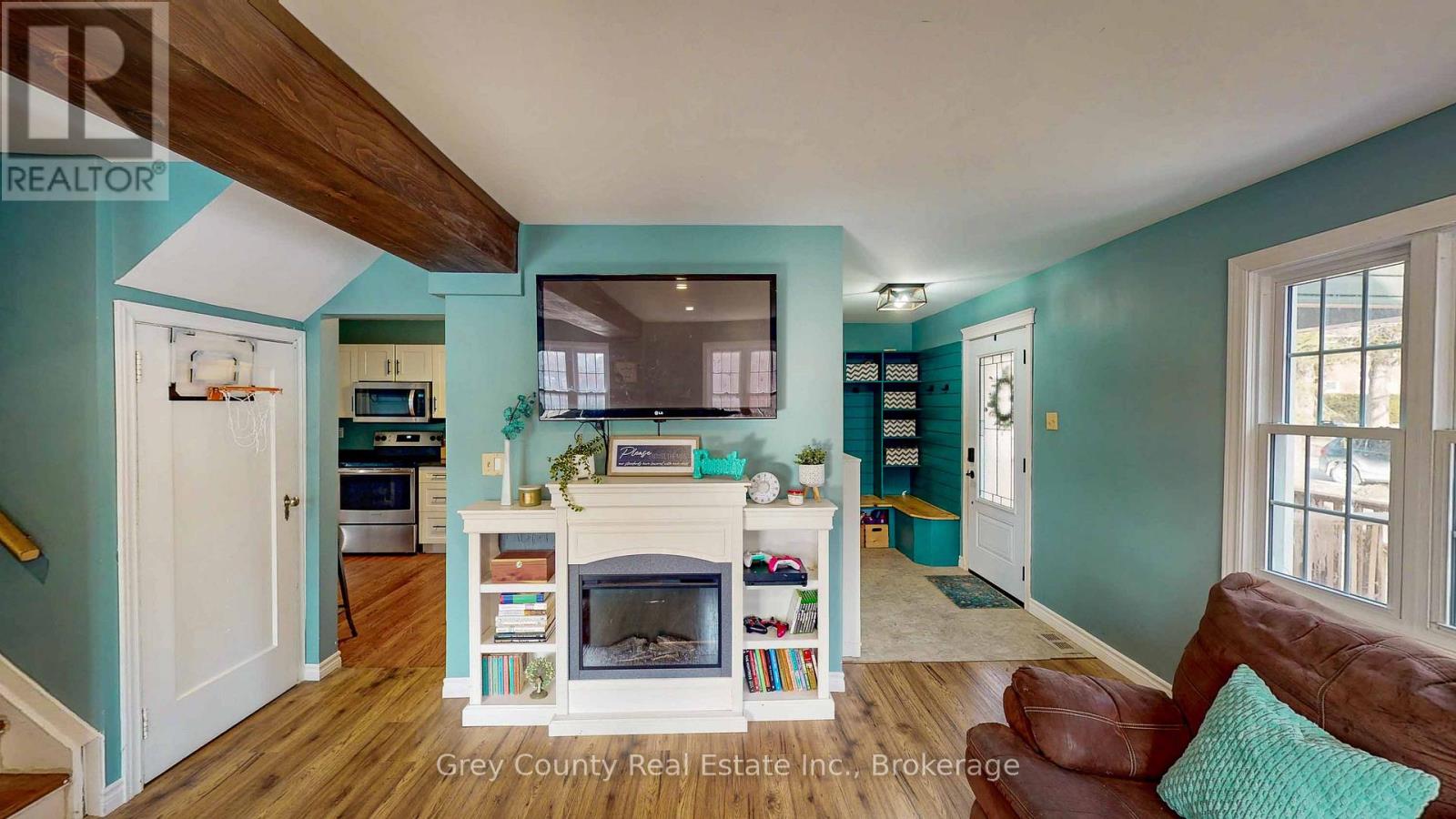 120 MARK STREET W - 18