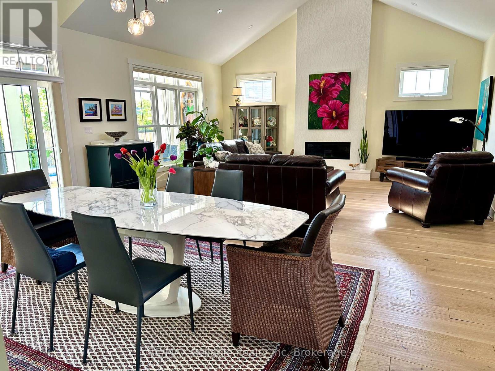 14 THIMBLEWEED DRIVE - 13