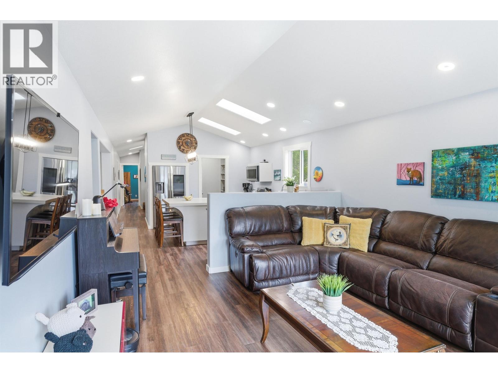 2102 QUARTZ ROAD - 11
