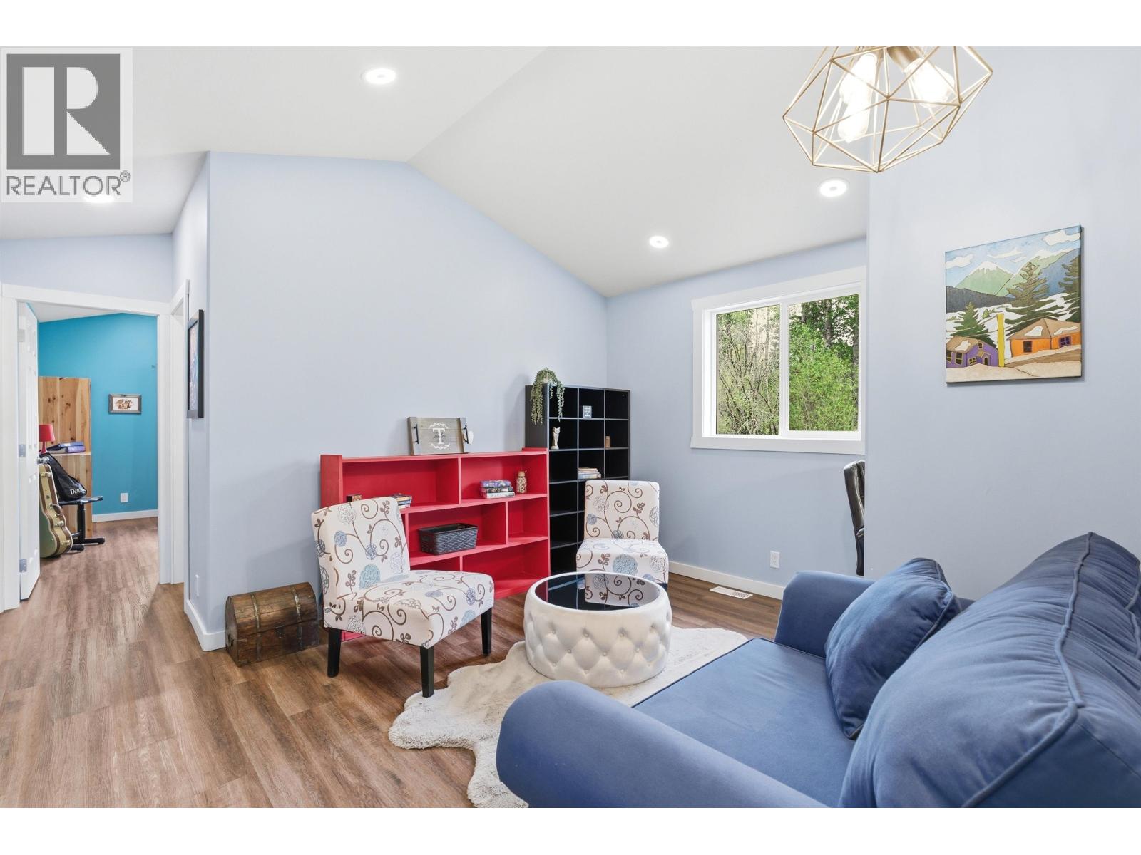 2102 QUARTZ ROAD - 14